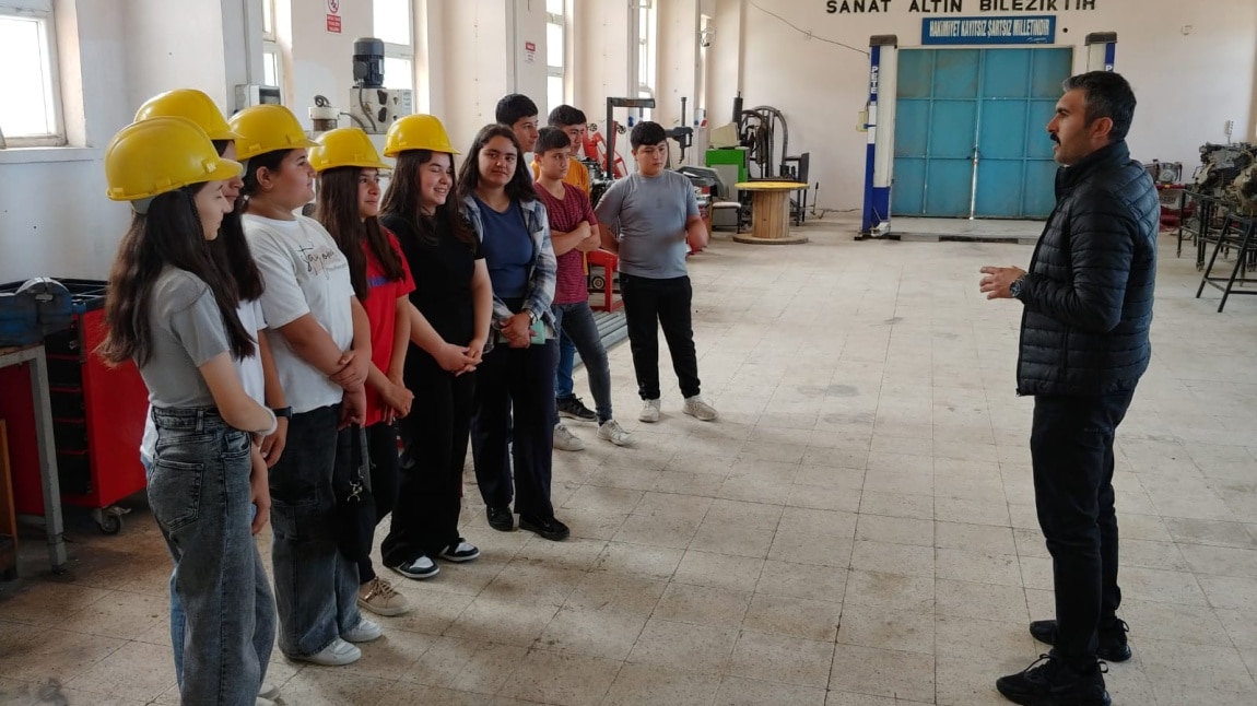 Ovabaşı Ortaokulu Öğrencileri Okulumuzu Ziyaret Ettiler 